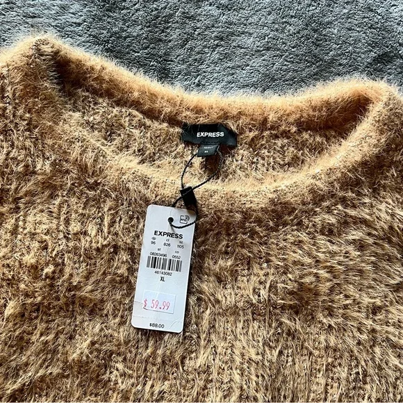 EXPRESS Short Sleeve Fuzzy Sweater - Size XL - Picture 3 of 10